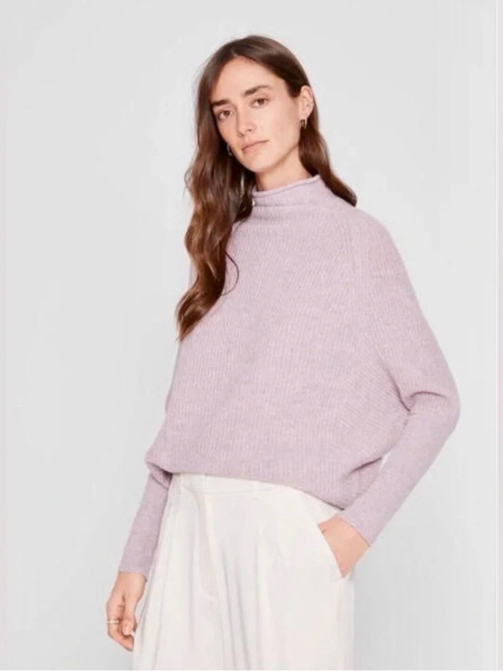 Club Monaco Ribbed Mock Neck Cashmere Sweater in Pale Mauve